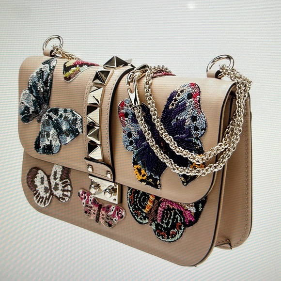 Valentino butterfly medium shoulder bag. Beige with beaded butterfly’s! - Picture 2 of 12